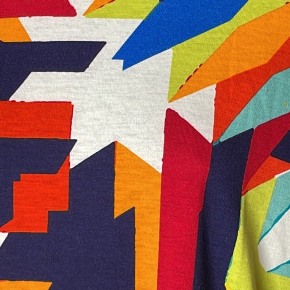 Clearance LuLaRoe Randy t-shirt Med - Picture 2 of 5